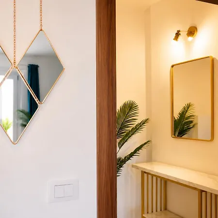 Monolocale Elegante Con Design Moderno E Atmosfera Tropical Chic Nardò